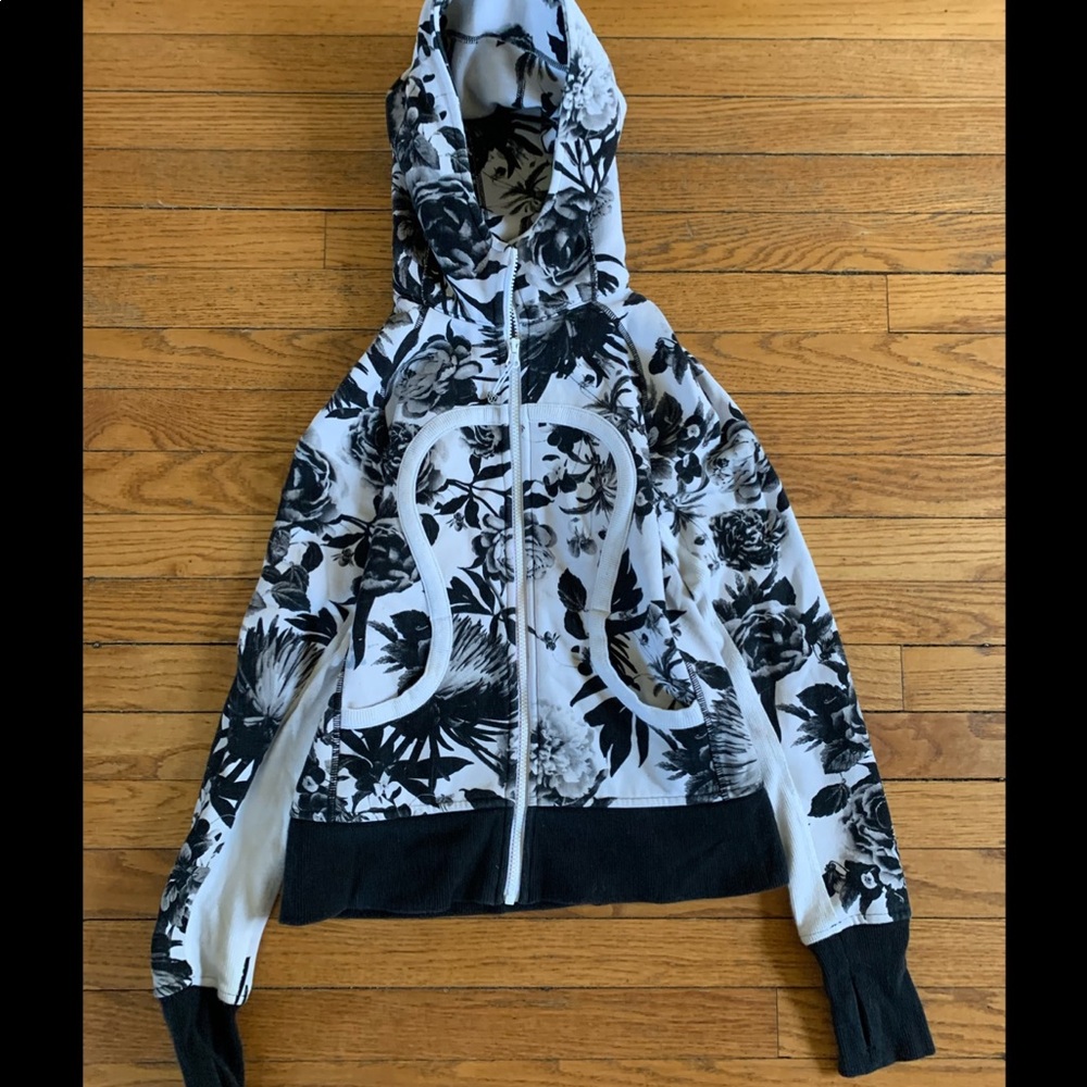 Lululemon floral scuba jacket, size 6 (small)